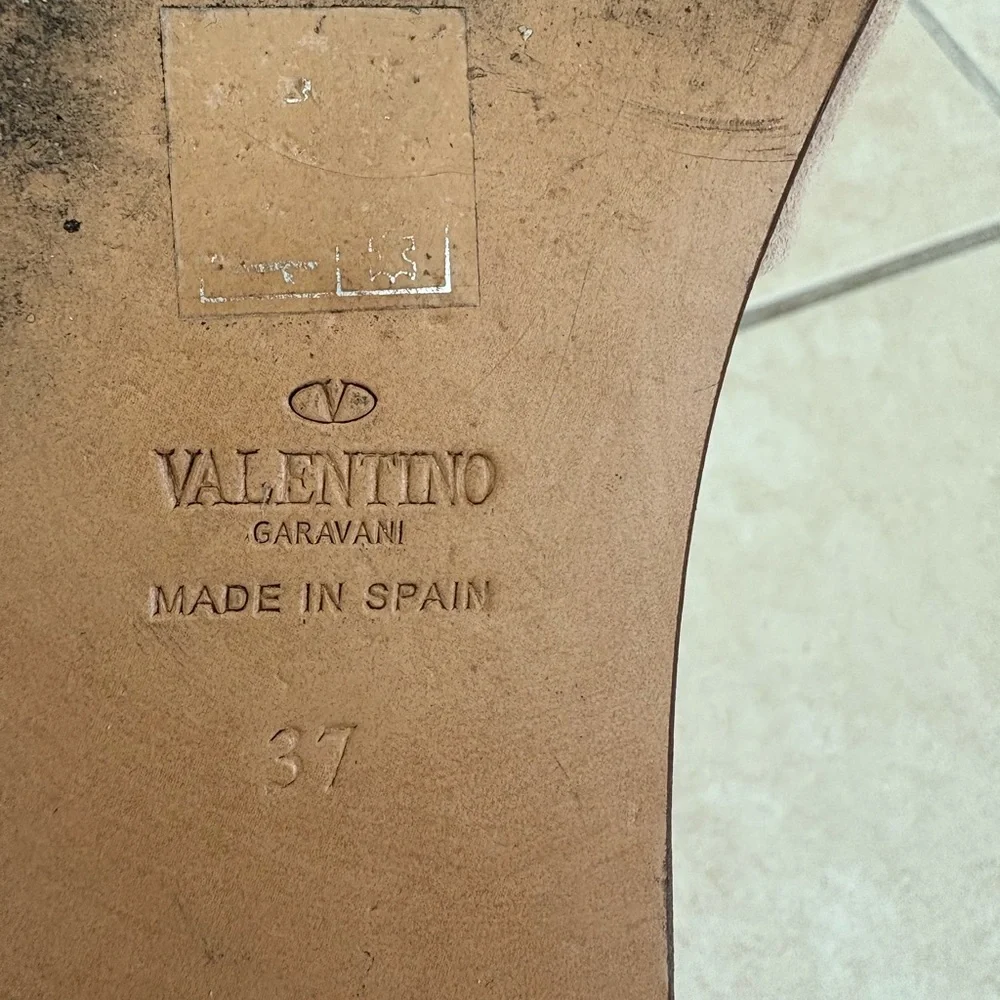 Valentino Garavani Taupe Bow Sandals - Picture 6 of 7